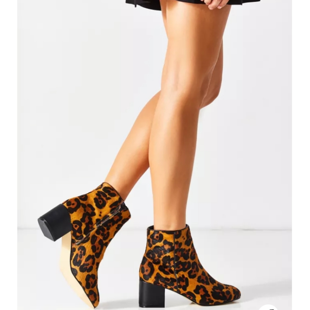 Urban Outfitters Leopard Print Ankle Boots Sz 9